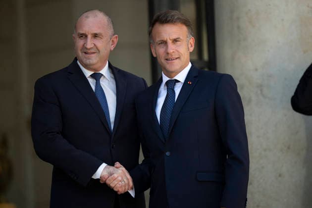 President Macron Meets Bulgaria s PM - Paris France s President Emmanuel Macron welcomes Bulgaria s Prime minister Roumen Radev at the Elysee Palace in Paris on May 27, 2026. Photo by Eliot Blondet ABACAPRESS.COM Paris France France  Copyright: xBlondetxEliot ABACAx