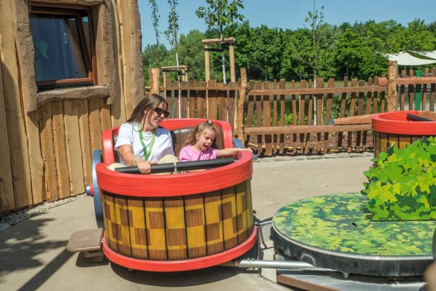Eröffnung des neuen Themenbereichs Idefix Abenteuerland im Freizeitpark Belantis bei Leipzig. Der familienorientierte Erlebnisbereich rund um die bekannten Asterix-Figuren ist Teil der geplanten Weiterentwicklung des Parks zum zukünftigen Asterix-Park Deutschland. Eröffnung Idefix Abenteuerland *** Opening of the new Idefix Adventureland themed area at the Belantis theme park near Leipzig The family-oriented adventure area based around the well-known Asterix characters is part of the planned further development of the park into the future Asterix Park Germany Opening of Idefix Adventureland
