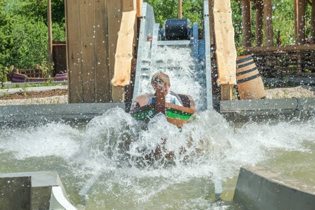 Eröffnung des neuen Themenbereichs Idefix Abenteuerland im Freizeitpark Belantis bei Leipzig. Der familienorientierte Erlebnisbereich rund um die bekannten Asterix-Figuren ist Teil der geplanten Weiterentwicklung des Parks zum zukünftigen Asterix-Park Deutschland. Eröffnung Idefix Abenteuerland *** Opening of the new Idefix Adventureland themed area at the Belantis theme park near Leipzig The family-oriented adventure area based around the well-known Asterix characters is part of the planned further development of the park into the future Asterix Park Germany Opening of Idefix Adventureland