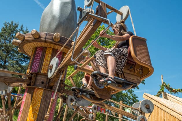 Eröffnung des neuen Themenbereichs Idefix Abenteuerland im Freizeitpark Belantis bei Leipzig. Der familienorientierte Erlebnisbereich rund um die bekannten Asterix-Figuren ist Teil der geplanten Weiterentwicklung des Parks zum zukünftigen Asterix-Park Deutschland. Eröffnung Idefix Abenteuerland *** Opening of the new Idefix Adventureland themed area at the Belantis theme park near Leipzig The family-oriented adventure area based around the well-known Asterix characters is part of the planned further development of the park into the future Asterix Park Germany Opening of Idefix Adventureland
