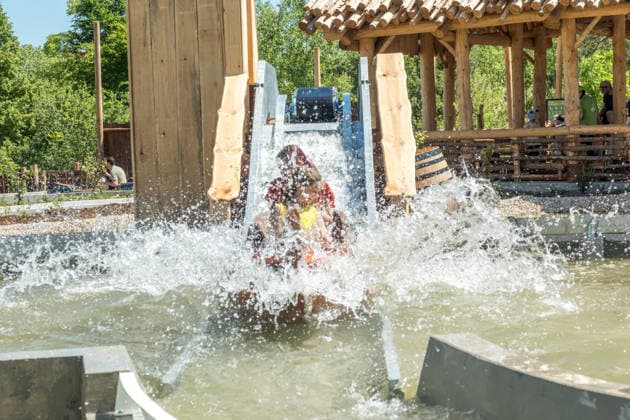 Eröffnung des neuen Themenbereichs Idefix Abenteuerland im Freizeitpark Belantis bei Leipzig. Der familienorientierte Erlebnisbereich rund um die bekannten Asterix-Figuren ist Teil der geplanten Weiterentwicklung des Parks zum zukünftigen Asterix-Park Deutschland. Eröffnung Idefix Abenteuerland *** Opening of the new Idefix Adventureland themed area at the Belantis theme park near Leipzig The family-oriented adventure area based around the well-known Asterix characters is part of the planned further development of the park into the future Asterix Park Germany Opening of Idefix Adventureland