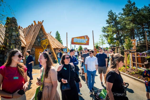 Eröffnung des neuen Themenbereichs Idefix Abenteuerland im Freizeitpark Belantis bei Leipzig. Der familienorientierte Erlebnisbereich rund um die bekannten Asterix-Figuren ist Teil der geplanten Weiterentwicklung des Parks zum zukünftigen Asterix-Park Deutschland. Eröffnung Idefix Abenteuerland *** Opening of the new Idefix Adventureland themed area at the Belantis theme park near Leipzig The family-oriented adventure area based around the well-known Asterix characters is part of the planned further development of the park into the future Asterix Park Germany Opening of Idefix Adventureland