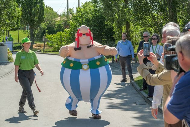 Eröffnung des neuen Themenbereichs Idefix Abenteuerland im Freizeitpark Belantis bei Leipzig. Der familienorientierte Erlebnisbereich rund um die bekannten Asterix-Figuren ist Teil der geplanten Weiterentwicklung des Parks zum zukünftigen Asterix-Park Deutschland. Eröffnung Idefix Abenteuerland *** Opening of the new Idefix Adventureland themed area at the Belantis theme park near Leipzig The family-oriented adventure area based around the well-known Asterix characters is part of the planned further development of the park into the future Asterix Park Germany Opening of Idefix Adventureland