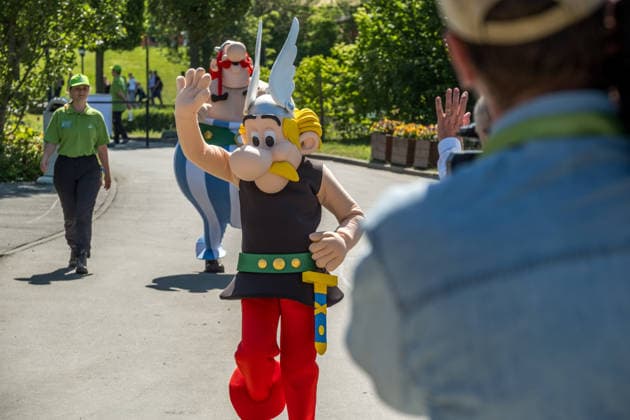 Eröffnung des neuen Themenbereichs Idefix Abenteuerland im Freizeitpark Belantis bei Leipzig. Der familienorientierte Erlebnisbereich rund um die bekannten Asterix-Figuren ist Teil der geplanten Weiterentwicklung des Parks zum zukünftigen Asterix-Park Deutschland. Eröffnung Idefix Abenteuerland *** Opening of the new Idefix Adventureland themed area at the Belantis theme park near Leipzig The family-oriented adventure area based around the well-known Asterix characters is part of the planned further development of the park into the future Asterix Park Germany Opening of Idefix Adventureland