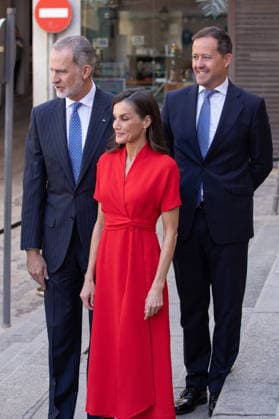 King Felipe and Queen Letizia and the Mayor of Toledo, Carlos Velázquez Romo d , during the official ceremony for the presentation of the awards and the subsequent family photo with all the winners, inside the Primate Cathedral of Santa María, on May 27th, 2026, in Toledo, Castilla La Mancha Spain Their Majesties the King and Queen of Spain lead this solemn institutional ceremony to recognize the career, creativity and contribution of the honorees to the enrichment of the countrys artistic, cultural and musical heritage 27 MAY 2026 Juanma Jimé Toledo, Castilla La Mancha Toledo, Castilla La Mancha Spain  Copyright: xJuanmaxJimÃ nezx 7554067