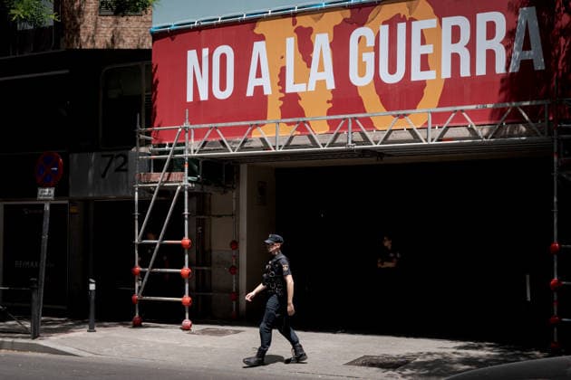 Spanish police enter Socialist Party headquarters in funding probe MADRID, SPAIN - MAY 27: Spanish police entered the headquarters of the ruling Socialist Party (PSOE) amid ongoing corruption scandals involving senior party members and government officials in Madrid, Spain, on May 27, 2026. Diego Radames Anadolu Madrid Spain. Editorial use only. Please get in touch for any other usage.  Copyright: x2026xAnadoluxDiegoxRadamesx