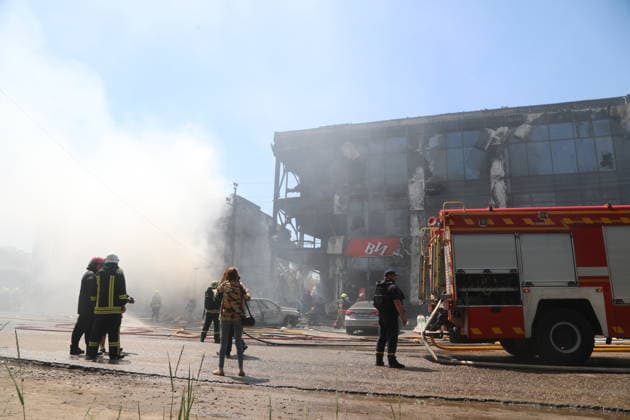 Russian attack injures 11 in Odesa ODESA, UKRAINE - MAY 27: Emergency services operate in the area where a Russian Shahed drone strike hit, injuring 11 people including two children in Odesa, Ukraine on May 27, 2026. Two stores and a post office were damaged in the attack. Nina Lyashonok Anadolu Odesa Ukraine. Editorial use only. Please get in touch for any other usage.  Copyright: x2026xAnadoluxNinaxLyashonokx