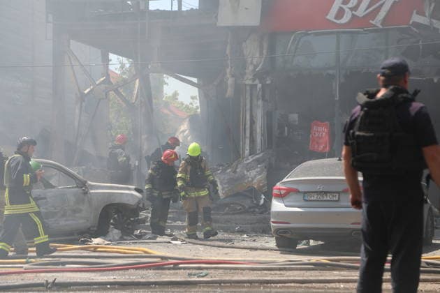 Russian attack injures 11 in Odesa ODESA, UKRAINE - MAY 27: Emergency services operate in the area where a Russian Shahed drone strike hit, injuring 11 people including two children in Odesa, Ukraine on May 27, 2026. Two stores and a post office were damaged in the attack. Nina Lyashonok Anadolu Odesa Ukraine. Editorial use only. Please get in touch for any other usage.  Copyright: x2026xAnadoluxNinaxLyashonokx