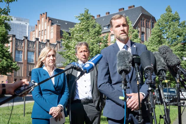 Bundesgesundheitsministerin, Nina Warken, Vorstandsvorsitzender, Charité, Heyo K. Kroemer Berlin, Pressestatement, Bundesgesundheitsministerin, Nina Warken, Vorstandsvorsitzender, Charité, Heyo K. Kroemer, Charité, Campus Mitte Berlin Berlin GER *** Federal Minister of Health, Nina Warken, Chairman of the Board, Charité, Heyo K Kroemer Berlin, Press statement, Federal Minister of Health, Nina Warken, Chairman of the Board, Charité, Heyo K Kroemer, Charité, Campus Mitte Berlin Berlin GER