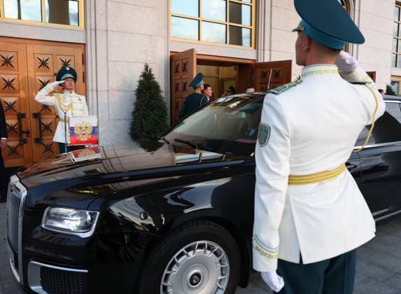 Kazakhstan Russia 9174670 27.05.2026 The Aurus Senate limousine transporting Russian President Vladimir Putin is seen at Nursultan Nazarbayev International Airport in Astana, Kazakhstan. Alexander Kazakov Sputnik Astana Kazakhstan  Copyright: xAlexanderxKazakovx