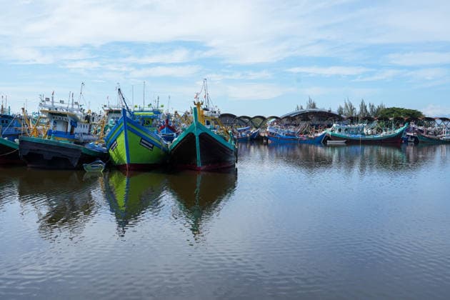 May 27, 2026, Banda Aceh, Aceh, Indonesia: Hundreds of fishing boats were moored idle during Eid al-Adha 1447 H at the Lampulo Ocean Fisheries Port, Banda Aceh, Aceh Province, Indonesia on Wednesday. Banda Aceh Indonesia - ZUMAi115 20260527_zip_i115_008 Copyright: xMuhammadxIqbalx