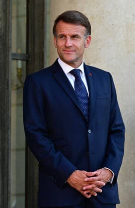 Le Président de la République Emmanuel Macron accueille Jonas Gahr Støre, Premier ministre du Royaume de Norvège, au palais de lElysée à Paris, le 27 mai 2026 Christian Liewig Bestimage President Emmanuel Macron welcomes Jonas Gahr Støre, Prime Minister of the Kingdom of Norway, to the Elysée Palace in Paris, on May 27, 2026 Paris France  Copyright: xChristianxLiewigx xBestimagexChristianxLiewigx xBestimagex