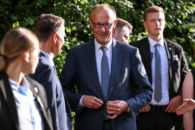 27.05.2026, Politik, Bundeskanzler Friedrich Merz (CDU) zu Gast als Festredner beim Festakt in der Schützenhalle Hüsten bei Arnsberg. 80 Jahre Neheim-Hüstener Programm. Nordrhein-Westfalen Deutschland *** 27 05 2026, Politics, Federal Chancellor Friedrich Merz CDU as guest speaker at the ceremony in the Schützenhalle Hüsten near Arnsberg 80 years of Neheim Hüstener program North Rhine-Westphalia Germany