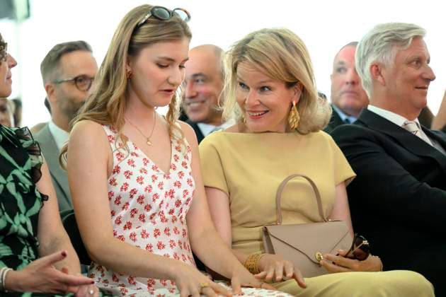 Belgian Royals Attend Harvard Class of 26 Graduation BOSTON, UNITED STATES OF AMERICA - MAY 27: King Philippe of Belgium and Queen Mathilde, Princess Elisabeth pictured during the address to graduates on May 27, 2026 in Boston, United States of America, 27 05 2026 Boston United States of America  Copyright: xPhilipxReynaersx