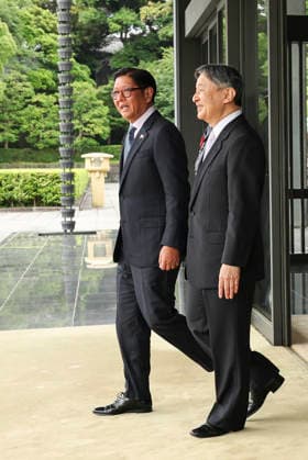 May 27, 2026, Tokyo, Japan: Japan s Emperor Naruhito walks with Philippine President Ferdinand Marcos Jr. upon his arrival for a welcome ceremony at the Imperial Palace in Tokyo, Japan, May 27, 2026. Tokyo Japan - ZUMAz114 20260527_zih_z114_019 Copyright: xPOOLx
