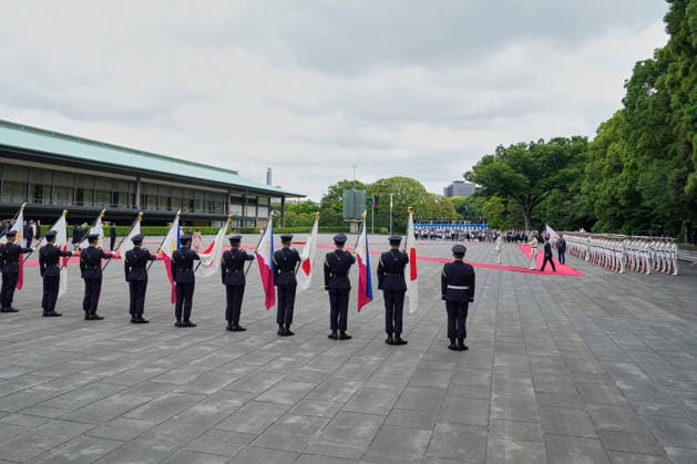 May 27, 2026, Tokyo, Japan: Philippine President Ferdinand Marcos Jr., reviews an honor guard during a welcome ceremony at the Imperial Palace in Tokyo, Wednesday, May 27, 2026. Tokyo Japan - ZUMAz114 20260527_zih_z114_039 Copyright: xPOOLx
