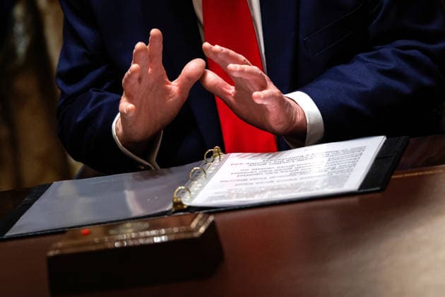 May 27, 2026, Washington, District Of Columbia, USA: United States President Donald J Trump holds a Cabinet meeting in the Cabinet Room of the White House in Washington, DC, USA, on May 27, 2026. Trump is holding the meeting with members of his Cabinet as the US and Iran creep closer to a deal Washington USA - ZUMAs152 20260527_faa_s152_047 Copyright: xSamuelxCorumx-xPoolxviaxCNPx
