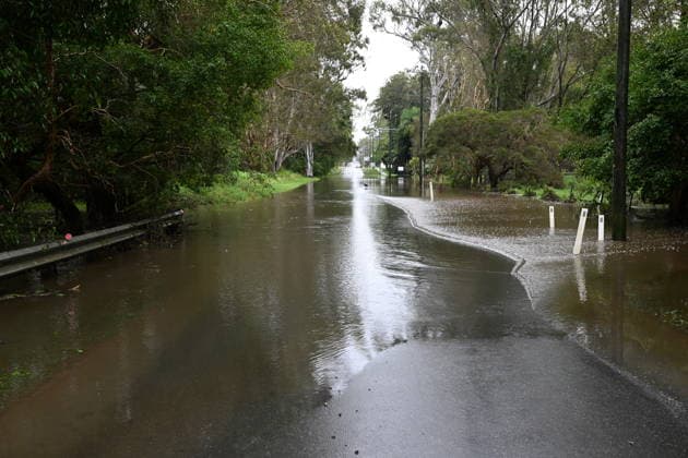 BRISBANE WEATHER, Flooding is seen across Molle Road in the suburb of Ransome in Brisbane, Thursday, May 28, 2026. South-East Queensland residents have been warned to expect heavy rain, thunderstorms and flash flooding during Thursday. ( NO ARCHIVING BRISBANE QUEENSLAND AUSTRALIA  Copyright: xDARRENxENGLANDx 20260528113088534323