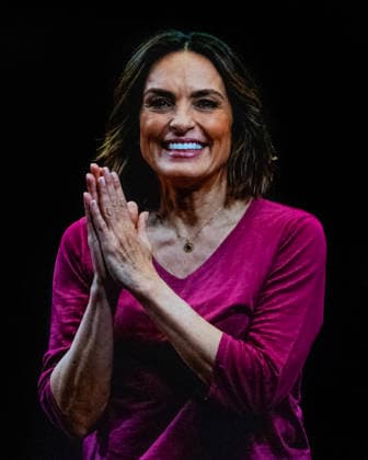 May 27, 2026, New York City, New York, USA: Mariska Hargitay takes her bows during the matinee performance of her one woman play Ã¢â‚¬oeEvery Brilliant ThingÃ¢â‚¬Â at the Hudson Theater in NYC on 27 May 2026. This is her first time on Broadway and it opened last night. Daniel Radcliffe previously starred in the hit play. New York City USA - ZUMAr334 20260527_znp_r334_003 Copyright: xDebraxL.xRothenbergx