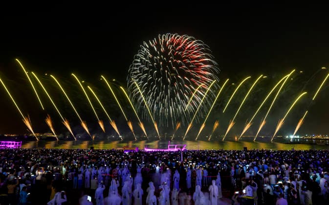 May 27, 2026, Doha, Qatar: Fireworks seen displayed during Eid al-Adha celebrations marking the first day of the Muslim festival of Eid al-Adha at Katara Cultural Village. Muslims around the world celebrate Eid al-Adha, one of Islams most important holidays, which commemorates Prophet Abrahams willingness to sacrifice his son in obedience to God Doha Qatar - ZUMAs197 20260527_aaa_s197_099 Copyright: xNoushadxVariyattiyakkalx