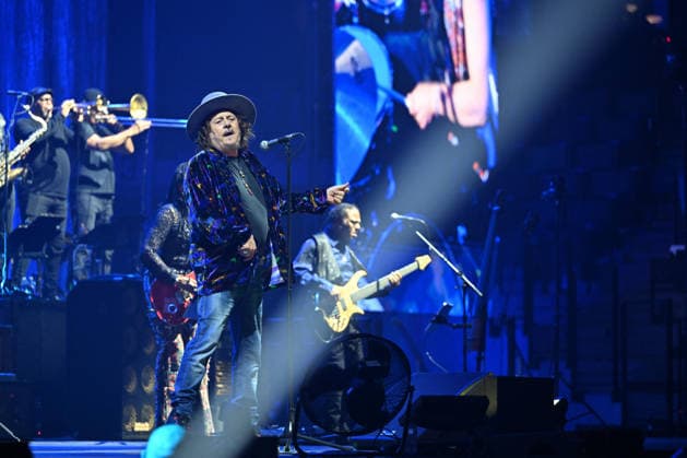 Entertainment Bilder des Tages #2 Zucchero Performs At The Adidas Arena - Paris Zucchero performs at the Adidas Arena in Paris, France on May 27, 2026. Photo by Christophe Meng ABACAPRESS.COM Paris France  Copyright: xMengxChristophe ABACAx