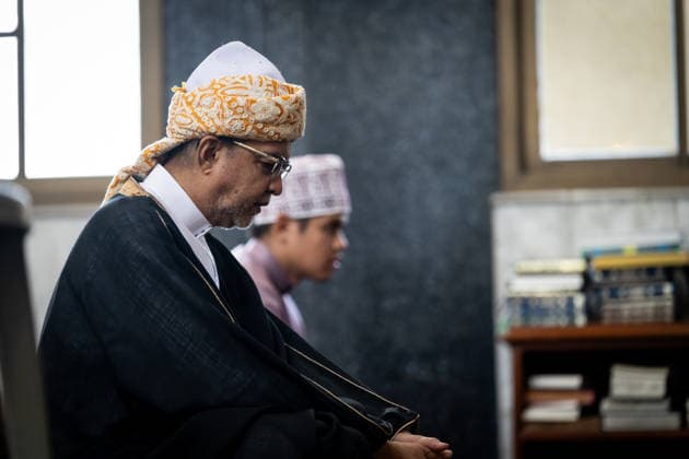 Eid al-Adha in Thailand BANGKOK, THAILAND - MAY 28: The Imam of the mosque leads prayers. Thai Muslims pray during Eid al-Adha at Masjid Buddarul Mumineen mosque in Bangkok, Thailand on May 28, 2026. Matt Hunt Anadolu Bangkok Thailand. Editorial use only. Please get in touch for any other usage.  Copyright: x2026xAnadoluxMattxHuntx
