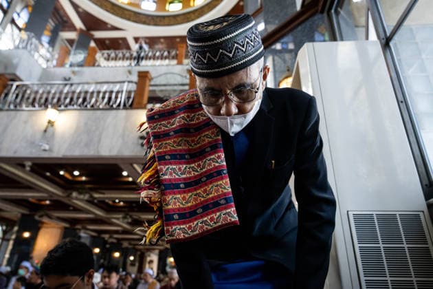 Eid al-Adha in Thailand BANGKOK, THAILAND - MAY 28: Thai Muslims pray during Eid al-Adha at Masjid Buddarul Mumineen mosque in Bangkok, Thailand on May 28, 2026. Matt Hunt Anadolu Bangkok Thailand. Editorial use only. Please get in touch for any other usage.  Copyright: x2026xAnadoluxMattxHuntx