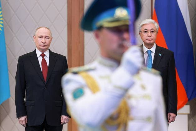 KAZAKHSTAN, ASTANA - MAY 28, 2026: Russia s President Vladimir Putin (L) and Kazakhstan s President Kassym-Jomart Tokayev (R) are seen during a welcome ceremony at the Independence Palace. Alexander Shcherbak TASS  93123479