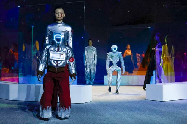 Humanoid robots take over the runway at Seoul s new enter-tech venue in South Korea Humanoid robots and models perform on the runway during a robot fashion show at Galaxy Robot Park in Seoul, South Korea, on May 28, 2026. Galaxy Corporation, the entertainment firm behind K-pop stars including G-Dragon and Taemin, opened the park on May 15 as what it describes as the world s first robot-themed entertainment venue, where humanoid robots perform choreographed concerts, drawing demonstrations and fashion shows as part of its enter-tech concept blending robotics with K-pop culture. Seoul South Korea  Copyright: xMatrixxImages JungxUi-Chelx
