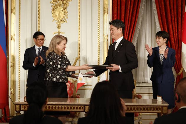 Japan s Prime Minister Sanae Takaichi - Philippines President Ferdinand Marcos Jr. meeting in Tokyo TOKYO, JAPAN - MAY 28: (---EDITORIAL USE ONLY – MANDATORY CREDIT - RODRIGO REYES MARIN POOL - NO MARKETING NO ADVERTISING CAMPAIGNS - DISTRIBUTED AS A SERVICE TO CLIENTS----) Philippine President Ferdinand Marcos Jr, Mylene J. Garcia-Albano Ambassador of the Philippines to Japan, Kazuya Endo Ambassador of Japan to the Philippines and Japanese Prime Minister Sanae Takaichi pose for the cameras during the Cooperation Document Exchange Ceremony at the Akasaka Palace State Guest House on May 28, 2026, in Tokyo, Japan. Rodrigo Reyes Marin Anadolu Tokyo Japan. Editorial use only. Please get in touch for any other usage.  Copyright: x2026xAnadoluxRodrigoxReyesxMarinx