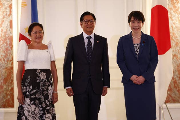 Japan s Prime Minister Sanae Takaichi - Philippines President Ferdinand Marcos Jr. meeting in Tokyo TOKYO, JAPAN - MAY 28: (---EDITORIAL USE ONLY – MANDATORY CREDIT - RODRIGO REYES MARIN POOL - NO MARKETING NO ADVERTISING CAMPAIGNS - DISTRIBUTED AS A SERVICE TO CLIENTS----) First Lady Liza Araneta Marcos, Philippine President Ferdinand Marcos Jr. and Japanese Prime Minister Sanae Takaichi pose for the cameras at the Akasaka Palace State Guest House on May 28, 2026, in Tokyo, Japan. Rodrigo Reyes Marin Anadolu Tokyo Japan. Editorial use only. Please get in touch for any other usage.  Copyright: x2026xAnadoluxRodrigoxReyesxMarinx