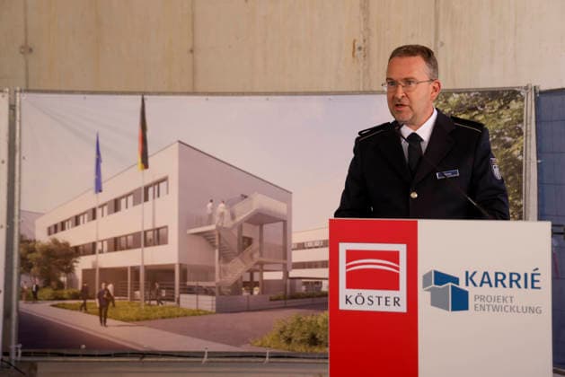 Richtfest des Neubau Zollamt Mainz und Finanzkontrolle Schwarzarbeit (FKS) im Mainzer Stadtteil Hechtsheim, Festredner Regierungsdirektor René Borm, Leiter des Hauptzollamts Koblenz 28.05.26 *** Topping-out ceremony for the new Mainz Customs Office and Financial Control of Clandestine Employment FKS in the Mainz district of Hechtsheim, keynote speaker Government Director René Borm, Head of the Main Customs Office in Koblenz 28 05 26