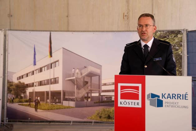 Richtfest des Neubau Zollamt Mainz und Finanzkontrolle Schwarzarbeit (FKS) im Mainzer Stadtteil Hechtsheim, Festredner Regierungsdirektor René Borm, Leiter des Hauptzollamts Koblenz 28.05.26 *** Topping-out ceremony for the new Mainz Customs Office and Financial Control of Clandestine Employment FKS in the Mainz district of Hechtsheim, keynote speaker Government Director René Borm, Head of the Main Customs Office in Koblenz 28 05 26