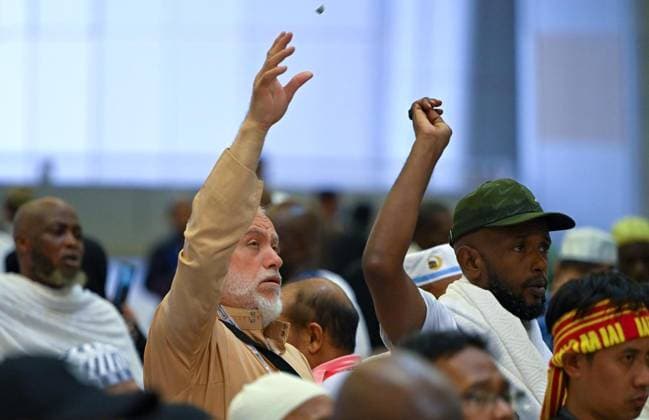 Muslim pilgrims throw stones at the three pillars in Mina during the first day of Tashreeq, the second day of Eid al-Adha, as part of the annual Hajj pilgrimage Muslim pilgrims throw stones at the three pillars in Mina during the first day of Tashreeq, the second day of Eid al-Adha, as part of the annual Hajj pilgrimage, in Mecca, Saudi Arabia, May 28, 2026. Photo by Saudi Press Agency apaimages Khan Yunis Gaza Strip Saudi Arabia 280526_Saudi_Arabia_SPA_00(29) Copyright: xapaimagesxSaudixPressxAgencyx xapaimagesx
