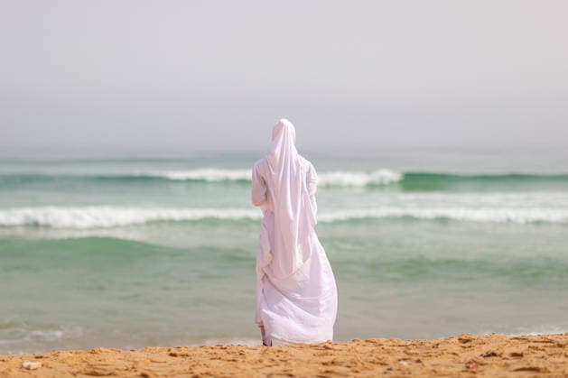 Eid al-Adha prayer on the beach in Dakar DAKAR, SENEGAL - MAY 28: Followers of the Layene order perform the Eid al-Adha prayer dressed in white on the beach in Dakar, Senegal where the first day of Eid al-Adha is being observed today on May 28, 2026. In the Yoff district of the capital Dakar, thousands gathered on the beach around the tomb of Seydina Limamou Laye, the founder of the Layene order, for the Eid prayer. Cem Ozdel Anadolu Dakar Senegal. Editorial use only. Please get in touch for any other usage.  Copyright: x2026xAnadoluxCemxOzdelx