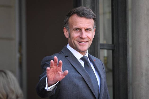 Emmanuel and Brigitte Macron welcome Prabowo Subianto at the Elysee FA French President Emmanuel Macron arrives to welcome President of the Republic of Indonesia Prabowo Subianto, at the Elysee Palace in Paris on May 28, 2026. Photo by Firas Abdullah ABACAPRESS.COM Paris Ile-de-France France  Copyright: xAbdullahxFiras ABACAx