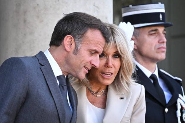 Emmanuel and Brigitte Macron welcome Prabowo Subianto at the Elysee FA French President Emmanuel Macron and French First Lady Brigitte Macron arrive to welcome President of the Republic of Indonesia Prabowo Subianto, at the Elysee Palace in Paris on May 28, 2026. Photo by Firas Abdullah ABACAPRESS.COM Paris Ile-de-France France  Copyright: xAbdullahxFiras ABACAx