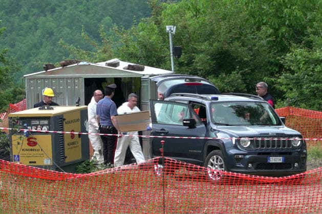 IPA85139675 - Montefiorino (Mo). Finding and removal at the dl Pignone tower of the remains of Daniela Ruggi, the Vitriola girl who disappeared a year and a half ago whose cause of death is still unknown  Copyright: xRobertoxBrancolinix xRobertoxBrancolini Ipax 85139675