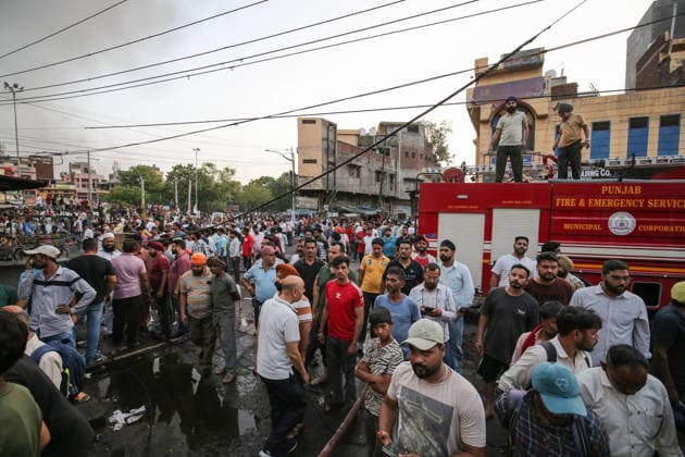 Firefightig opertaion underway as a massive fire engulfs the Rambagh market Amritsar, May 28 (ANI): Firefightig opertaion underway as a massive fire engulfs the Rambagh market, in Amritsar on Thursday. One man died. Amritsar Punjab India Copyright: xANIx ANI_20260528513