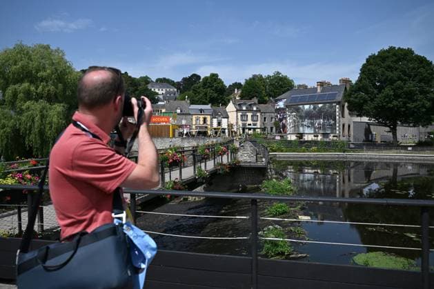 23rd edition of the La Gacilly Photography Festival PHOTOPQR OUEST FRANCE Thomas Brégardis Ouest France La Gacilly 28 05 2026 28 mai 2026 La Gacilly 56 23eme édition du festival de la photo de La Gacilly Lexposition de Willy Ronis Paris prend des couleurs Photo Thomas Bregardis Ouest France La Gacilly 56 , France, may 28th 2026 23rd edition of the La Gacilly Photography Festival La Gacilly Morbihan France  Copyright: xPHOTOPQR OUESTxFRANCE MAXPPPxThomasxBrégardisx xOuest-Francex 20260528OFR7736 20260528OFR7736