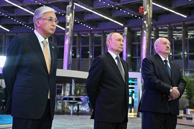 KAZAKHSTAN, ASTANA - MAY 28, 2026: Kazakhstan s President Kassym-Jomart Tokayev, Russia s President Vladimir Putin and Belarus President Alexander Lukashenko (L-R) attend an exhibition dedicated to IT projects of the Eurasian Economic Union (EAEU) member states at the Alem.ai International Artificial Intelligence Center Astana Kazakhstan  - ZUMAt113 20260528_zaa_t113_600 Copyright: xSergeixBobylevx