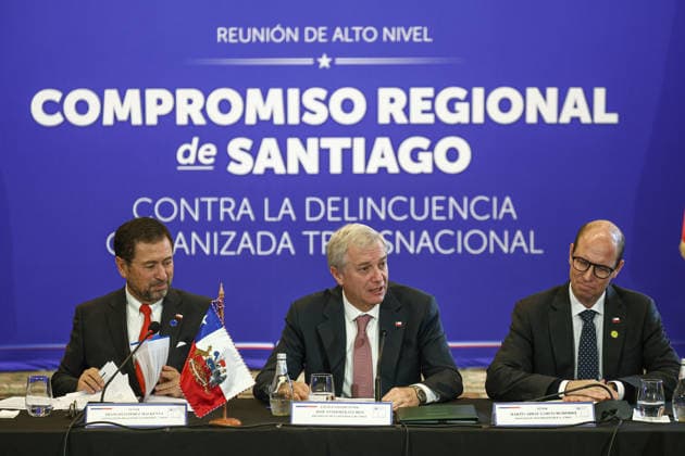 Countries aligned with the Shield of the Americas sign a joint SANTIAGO, CHILE - MAY 28: Chilean President Jose Antonio Kast, center, delivers a speech during a regional meeting against organized crime in Santiago, Chile, on May 28, 2026. High-ranking officials from Argentina, Peru, Bolivia, Ecuador, and Chile—Latin American nations ideologically aligned with the Shield of the Americas summit organized by Donald Trump—signed the Santiago Regional Commitment to develop a joint action plan to combat organized crime. Lucas Aguayo Araos Anadolu Santiago Chile. Editorial use only. Please get in touch for any other usage.  Copyright: x2026xAnadoluxLucasxAguayoxAraosx