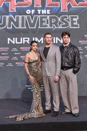 28.05.2026, Camila Mendes, Travis Knight, Nicholas Galitzine zur Deutschlandpremiere von Masters of the Universe, Uber Platz, Berlin, Berlin Berlin *** 28 05 2026, Camila Mendes, Travis Knight, Nicholas Galitzine for the German premiere of Masters of the Universe, Uber Platz, Berlin, Berlin Berlin