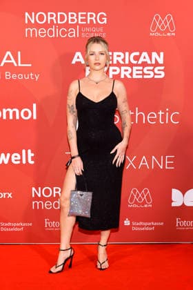 Model Lottie Moss auf der Spendengala der Umbrella-Stiftung von Dr. Afschin Fatemi im Hyatt Regency Düsseldorf. Düsseldorf, 28.05.2026 NRW Deutschland *** Model Lottie Moss at the fundraising gala of Dr. Afshin Fatemis Umbrella Foundation at the Hyatt Regency Düsseldorf Düsseldorf, 28 05 2026 NRW Germany Copyright: xChristophxHardtx
