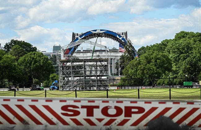 Preparations continue at the White House for UFC marking the 250th anniversary? of US ????? WASHINGTON, D.C. - MAY 28: Preparations are underway for a landmark UFC showcase marking the United States’ 250th founding anniversary, with a large-scale cage and stage infrastructure being installed on the White House South Lawn as part of the celebrations organized by the UFC in Washington, D.C, United States on May 28, 2026. Fatih Aktas Anadolu Washington United States. Editorial use only. Please get in touch for any other usage.  Copyright: x2026xAnadoluxFatihxAktasx