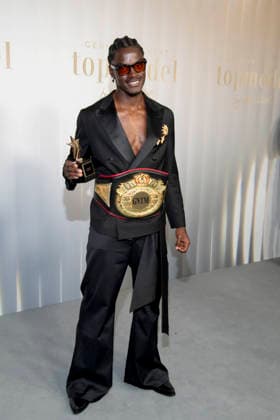 ABB GNTM- Ibo Bodi maenlicher Sieger beim Fotocall Gewinner der Germanys Next Topmodel Staffel 2026 im Zoo Palast am 28.05.2026 in Berlin Berlin Deutschland *** ABB GNTM Ibo Bodi male winner at the photocall winner of Germanys Next Topmodel season 2026 at Zoo Palast on 28 05 2026 in Berlin Berlin Germany
