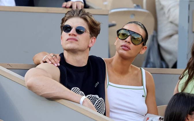Toby Huntington Whiteley and Noa Huntington Whiteley in the stands during the French Open at Roland Garros 2026, May 28, 2026 Jacovides Moreau Bestimage Celebs stands during the French Open at Roland Garros 2026, May 28, 2026 Paris France  Copyright: xJACOVIDES-MOREAUx xBESTIMAGExJACOVIDES-MOREAUx xBESTIMAGEx