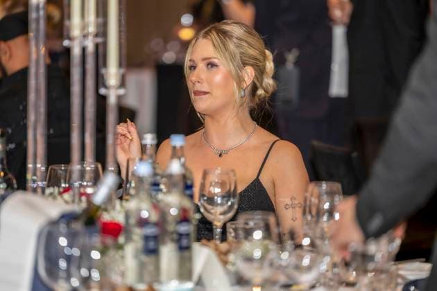ABB UMBRELLA- Charlotte Moss (englisches Model und die jüngere Halbschwester von Supermodel Kate Moss) zu Gast auf dem roten Teppich bei der Umbrella Foundation Charity Night im Hotel Hyatt Regency in Duesseldorf am 28.05.2026 NRW Deutschland *** ABB UMBRELLA Charlotte Moss English model and younger half-sister of supermodel Kate Moss on the red carpet at the Umbrella Foundation Charity Night at the Hyatt Regency Hotel in Duesseldorf on 28 05 2026 NRW Germany