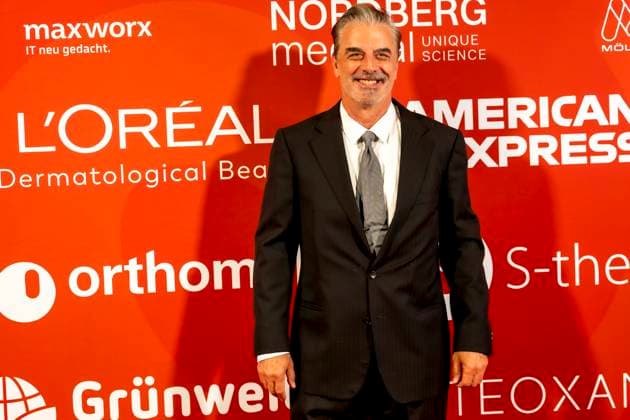 ABB UMBRELLA- Christopher David Chris Noth (US-amerikanischer Schauspieler) zu Gast auf dem roten Teppich bei der Umbrella Foundation Charity Night im Hotel Hyatt Regency in Duesseldorf am 28.05.2026 NRW Deutschland *** ABB UMBRELLA Christopher David Chris Noth US actor guest on the red carpet at the Umbrella Foundation Charity Night at the Hyatt Regency Hotel in Duesseldorf on 28 05 2026 NRW Germany