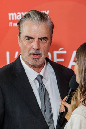 28.05.2026. Düsseldorf. Chris Noth aus Sex and the City auf der zweiten Charity Gala zugunsten der Umbrella Stiftung im Hyatt Regency Hotel im Düsseldorfer Medienhafen. Die Umbrella Stiftung setzt sich seit rund 20 Jahren für die medizinische Hilfe von Verletzten und entstellten Personen ein. Gründer Dr. Afschin Fatemi reist dafür regelmäßig ehrenamtlich in Krisengebiete und Flüchtlingslager, um Kinder und Erwachsene mit schweren Verbrennungen, Kriegsverletzungen oder Tumoren kostenlos zu operieren. Düsseldorf Hotel Hyatt Regency, Medienhafen Nordrhein-Westfalen Deutschland *** 28 05 2026 Düsseldorf Chris Noth from Sex and the City at the second charity gala for the Umbrella Foundation at the Hyatt Regency Hotel in Düsseldorfs